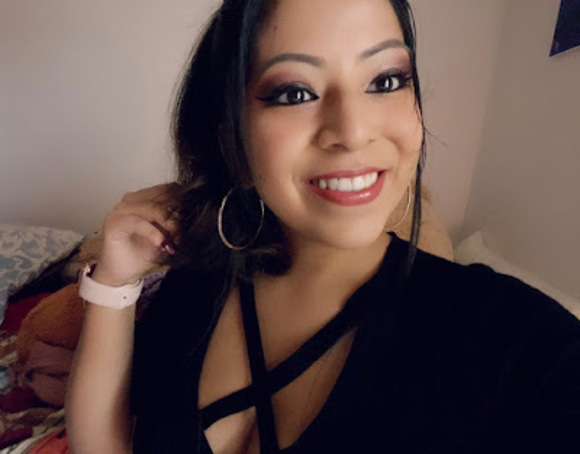 Meet your Posher, Camila - Picture 1 of 1